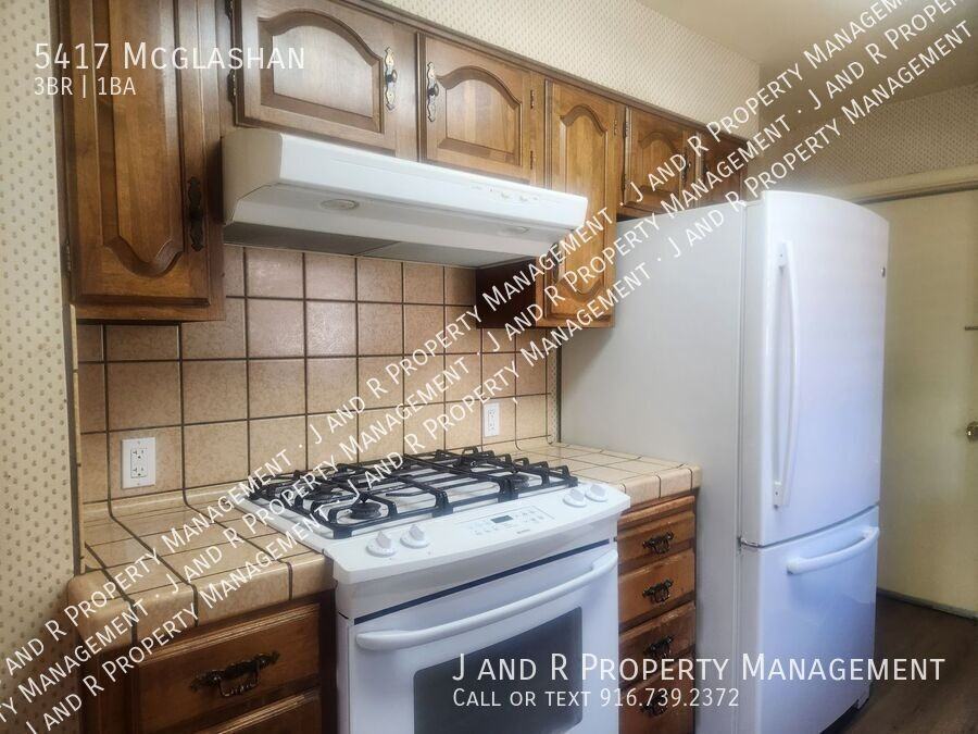 5417 Mcglashan St - Photo 4 of 20