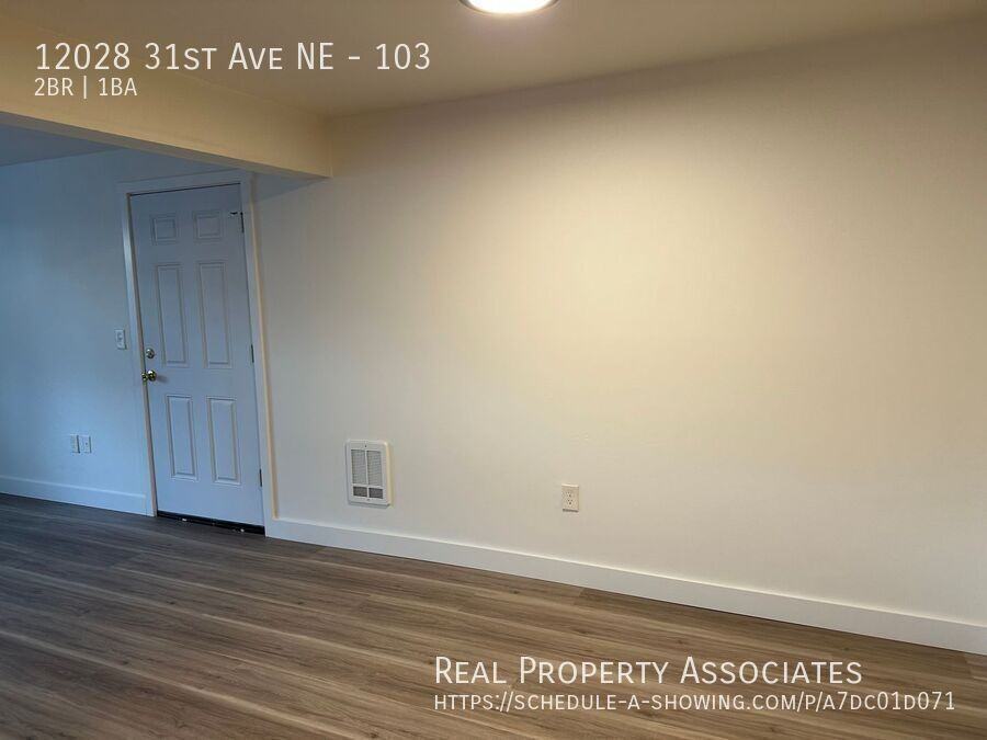12028 31st Ave Ne #103 - Photo 4 of 10