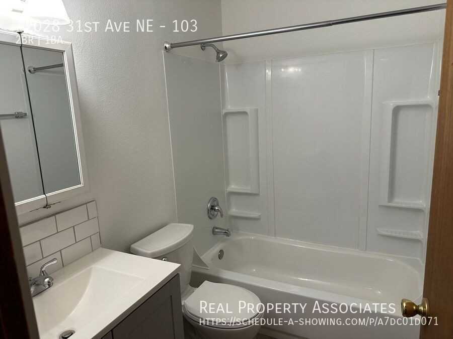 12028 31st Ave Ne #103 - Photo 6 of 10
