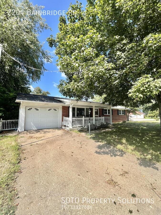 2204 Bainbridge Rd - Photo 4 of 50