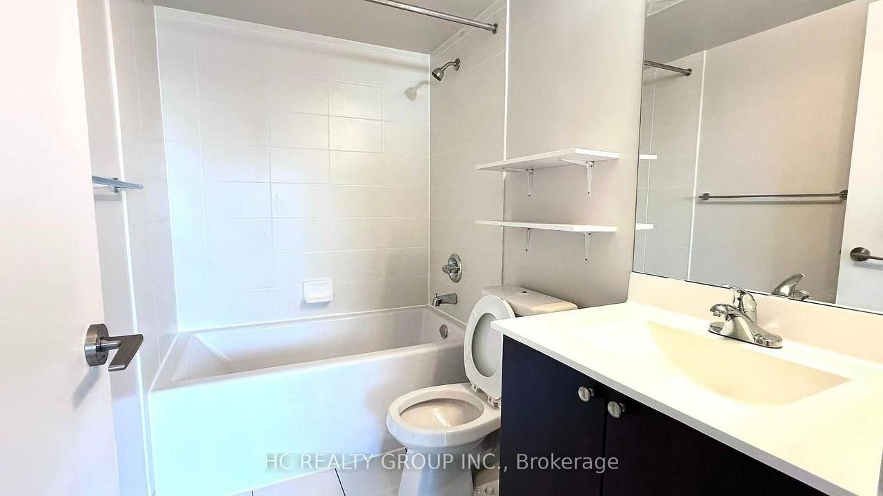 181 Village Green Square #1415 - Photo 7 of 12