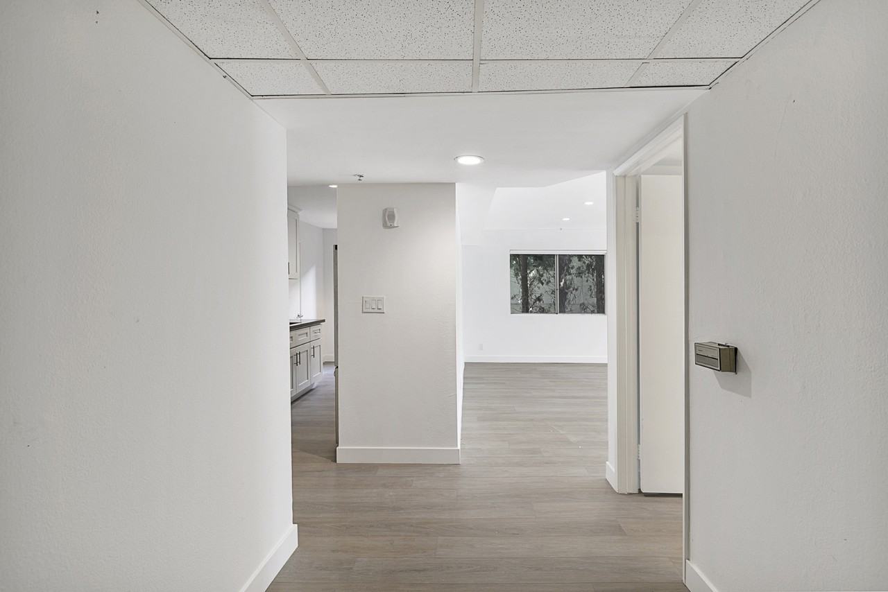 1616 Brockton Ave #101 - Photo 4 of 16