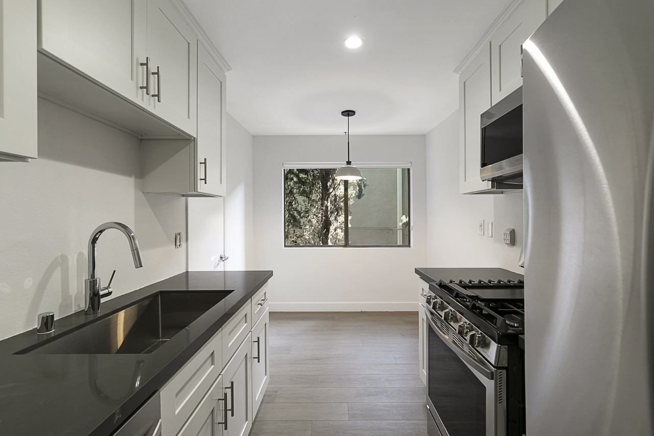 1616 Brockton Ave #101 - Photo 6 of 16