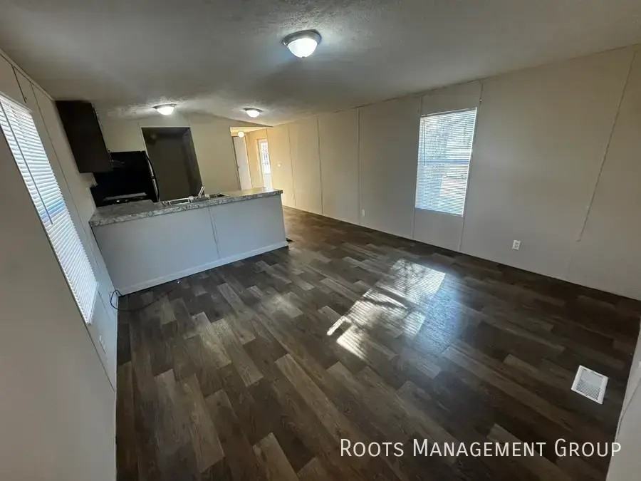 85 Sue St #85S - Photo 2 of 20