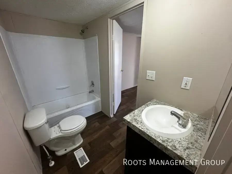 85 Sue St #85S - Photo 4 of 20