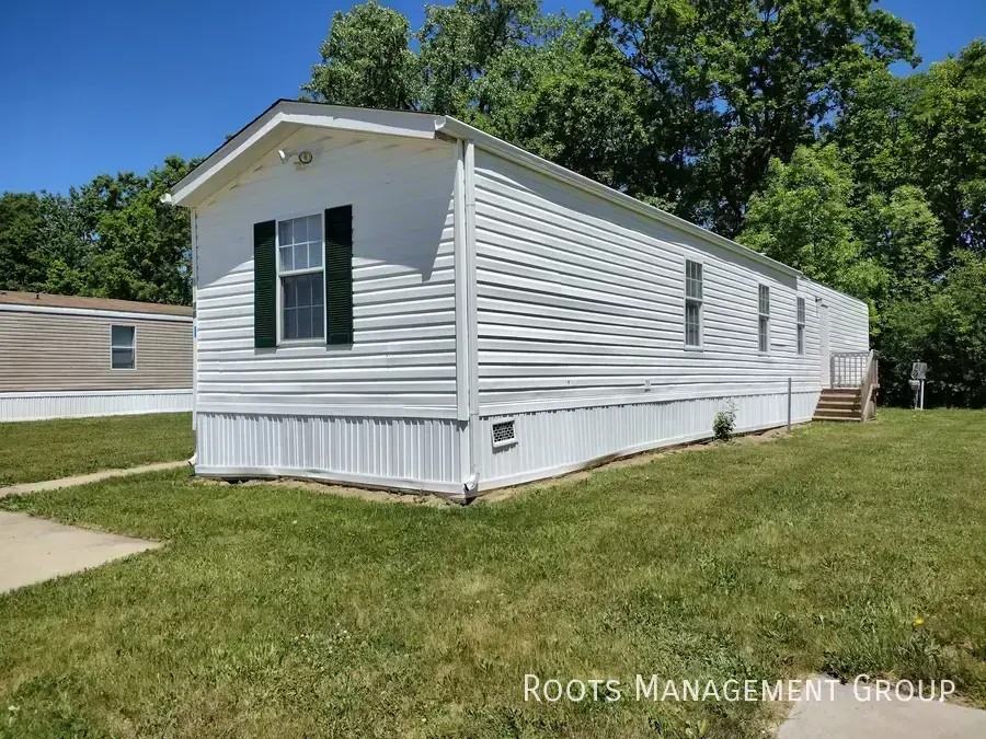 14 Birch Crest Dr #14 - Photo 2 of 13