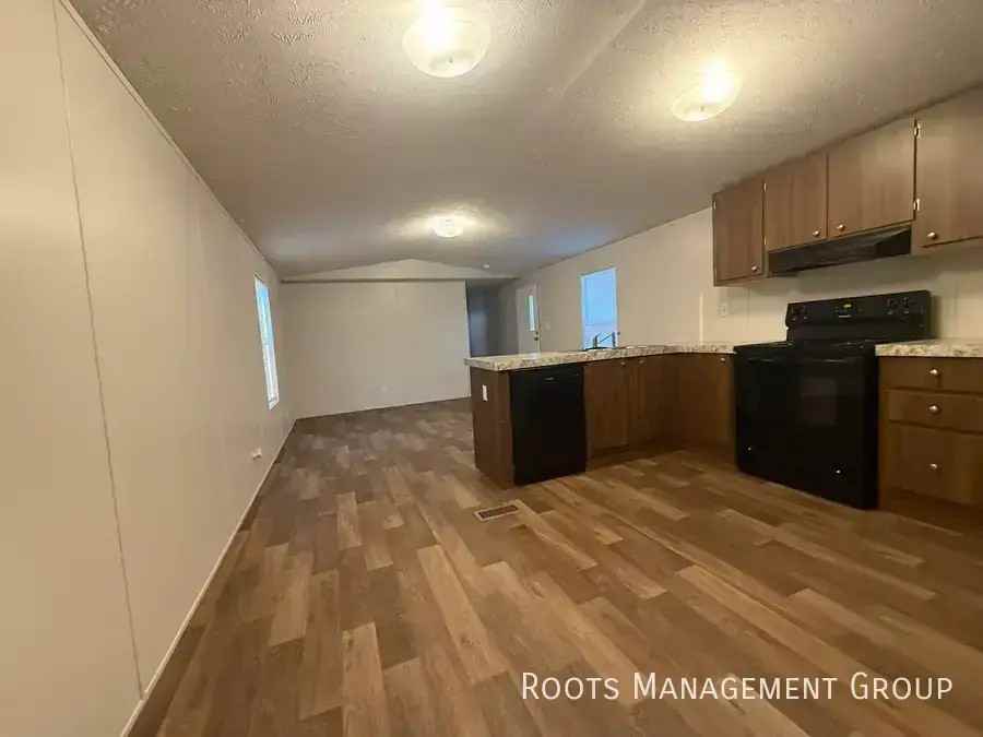 128 Eldridge Ln #128 - Photo 2 of 15