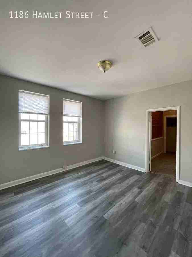 1186 Hamlet St #C - Photo 3 of 5