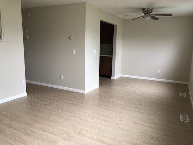 3359 Mahoney Dr - Photo 3 of 8