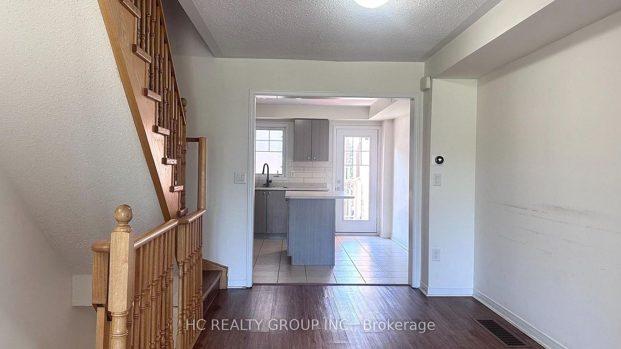 5257 Major Mackenzie Drive East - Photo 4 of 15