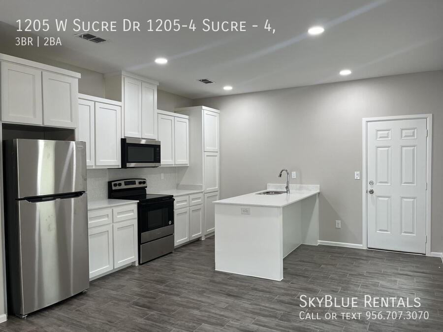 1205 W Sucre Dr #4 - Photo 3 of 11