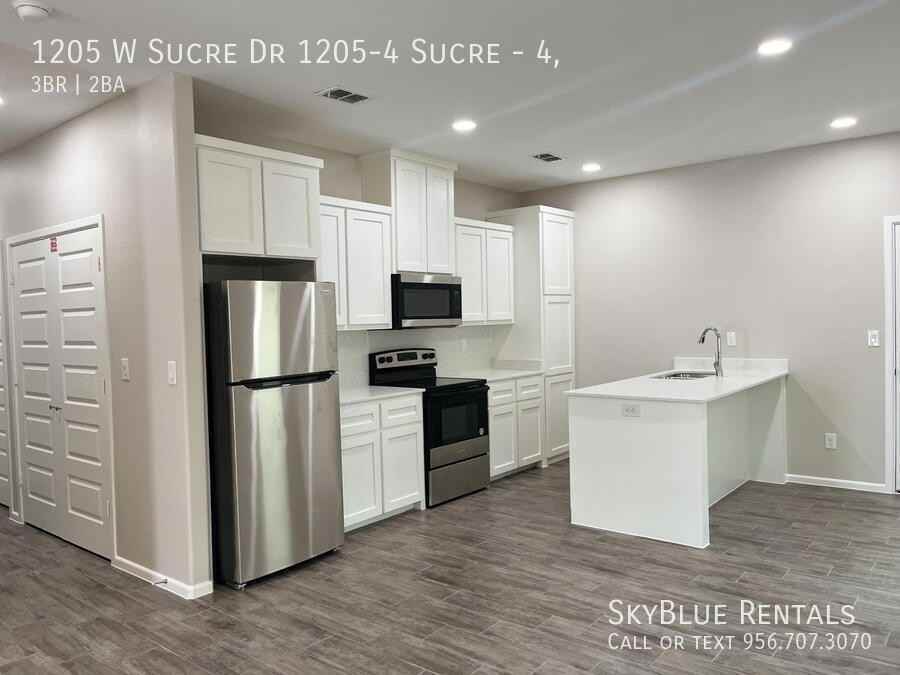 1205 W Sucre Dr #4 - Photo 4 of 11