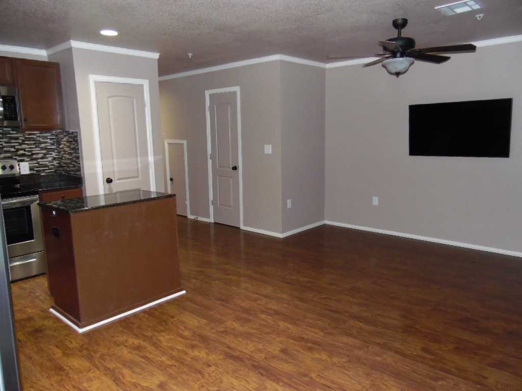10001 Panther Way #106 - Photo 6 of 21