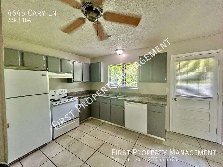 4645 Cary Ln - Photo 4 of 14