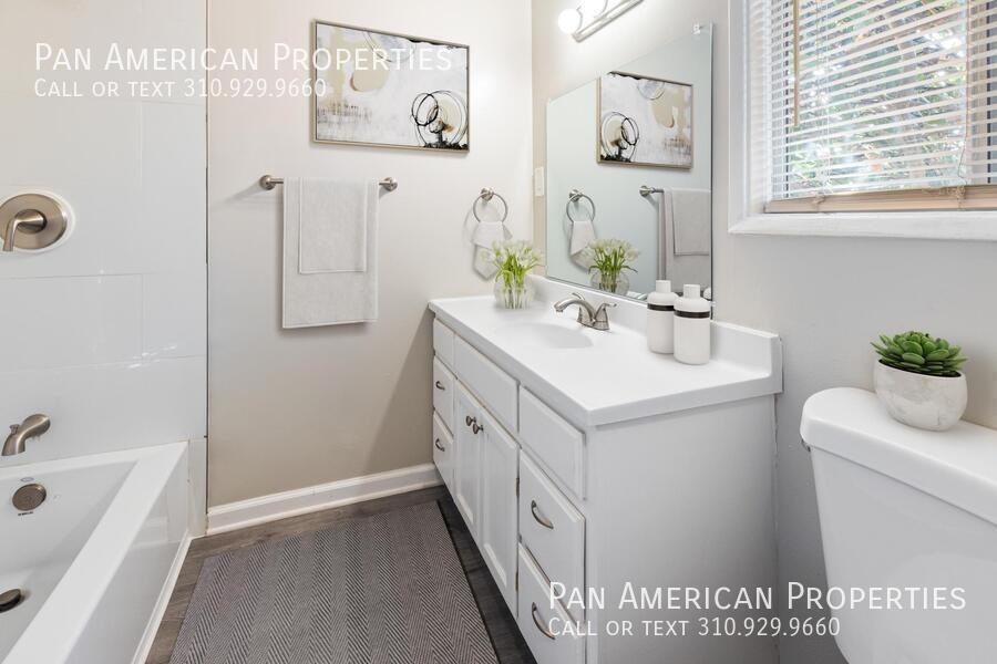 110 W Market St #6 - Photo 4 of 23