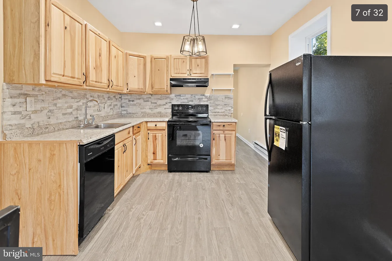 3045 North Carlisle Street - Photo 5 of 20