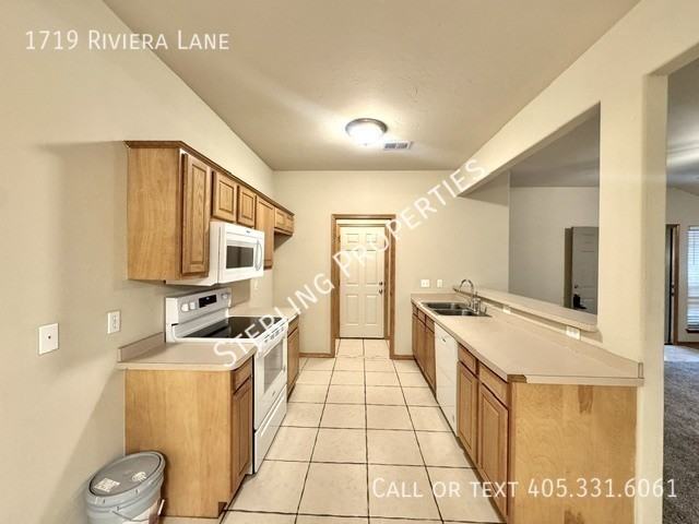 1719 Riviera Ln - Photo 5 of 18