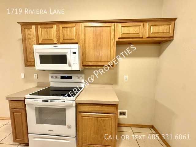 1719 Riviera Ln - Photo 7 of 18