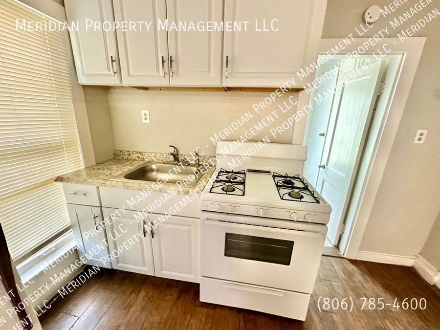 1503 Avenue T - Photo 5 of 12