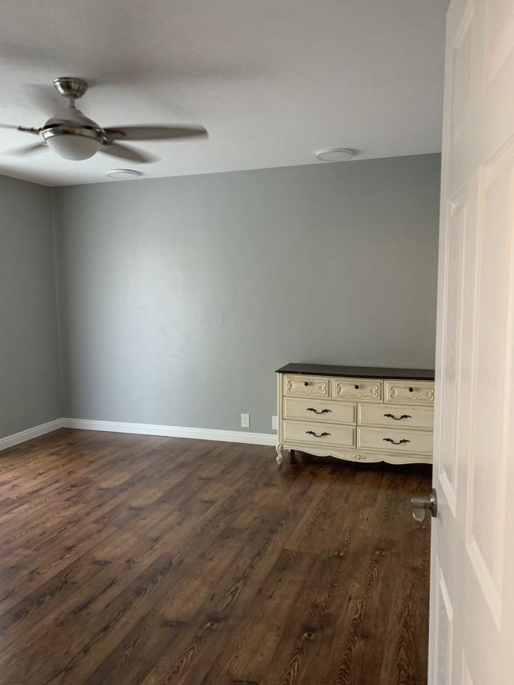 5555 Morro Way - Photo 5 of 9