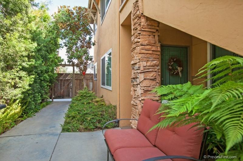 3367 29th St - Photo 4 of 24