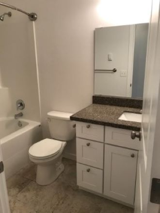 531 Sunset Ave Ne #B - Photo 6 of 8
