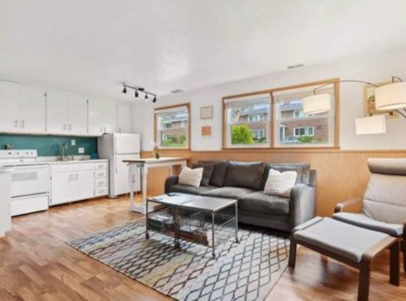 5107 Wallace Ave - Photo 4 of 10