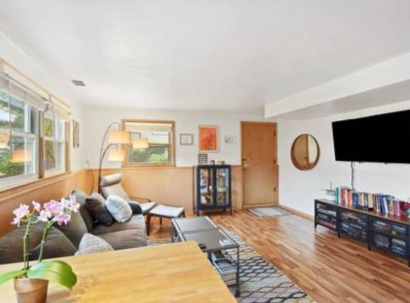 5107 Wallace Ave - Photo 5 of 10