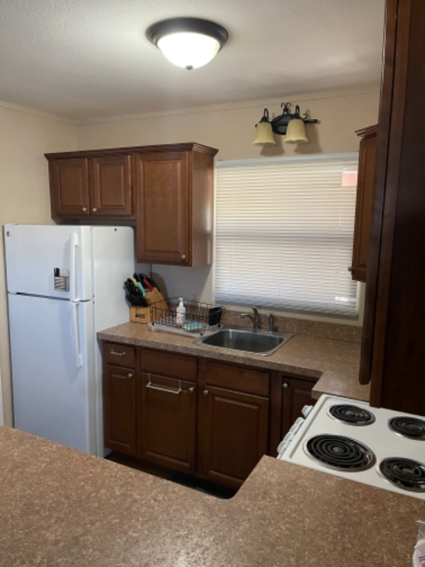 250 Molokai Hema St - Photo 2 of 7