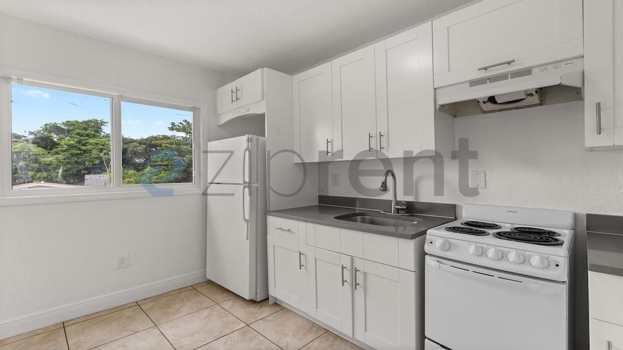 277 Nw 81st St - Photo 6 of 12