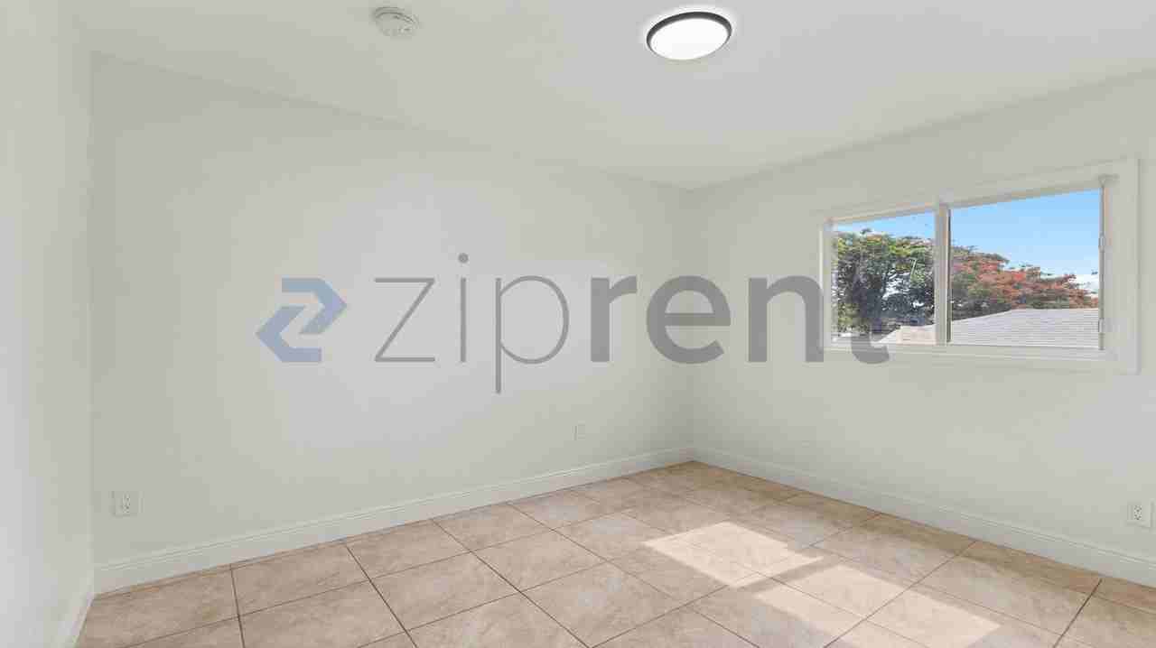 277 Nw 81st St - Photo 7 of 12