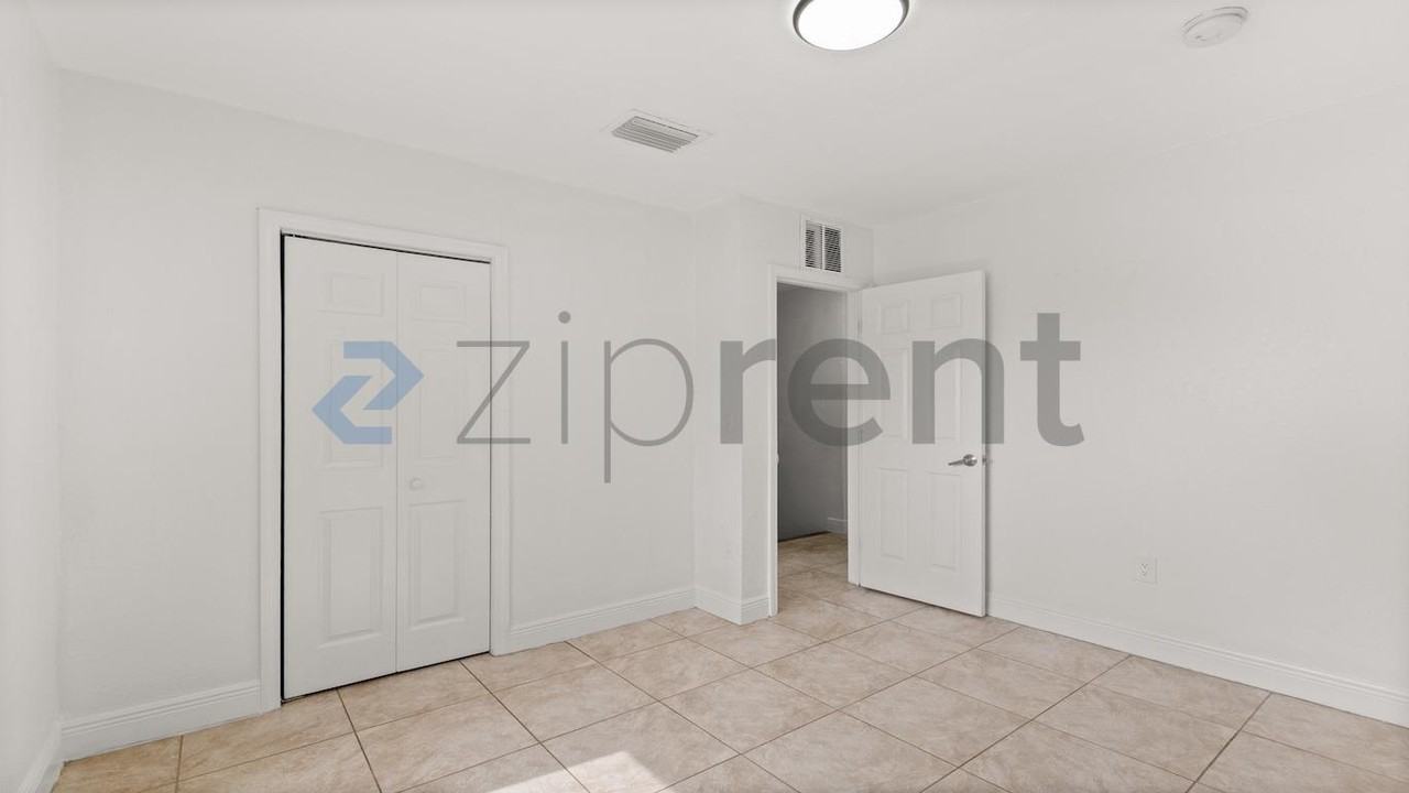 277 Nw 81st St - Photo 7 of 12