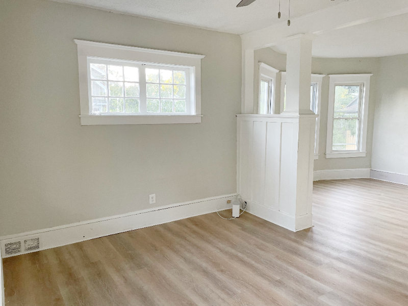 402 Howard St - Photo 3 of 10