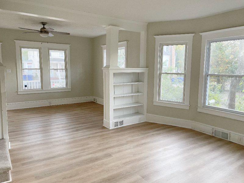 402 Howard St - Photo 5 of 10
