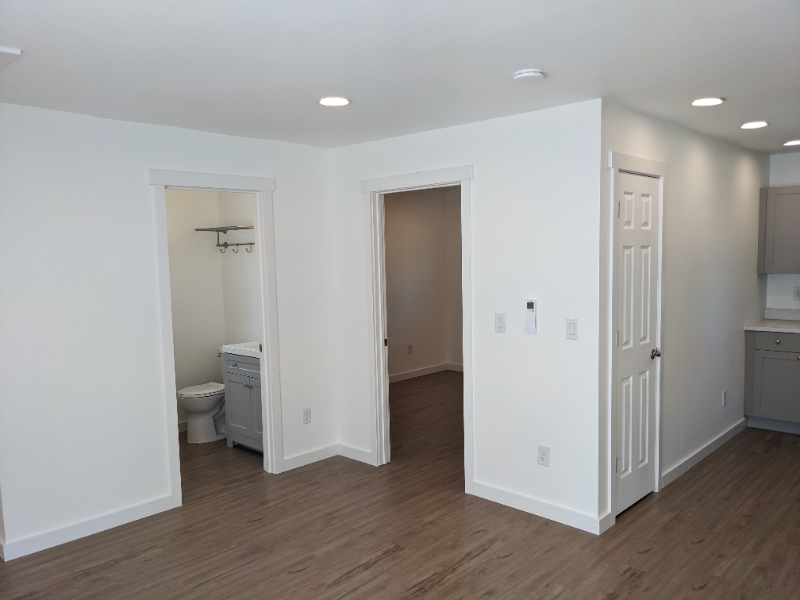 1431 Northlake Way Nw #B - Photo 5 of 21