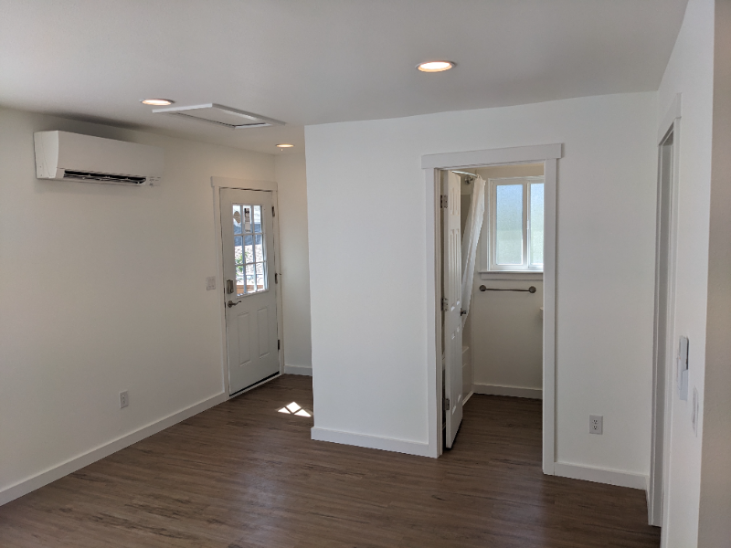 1431 Northlake Way Nw #B - Photo 6 of 21