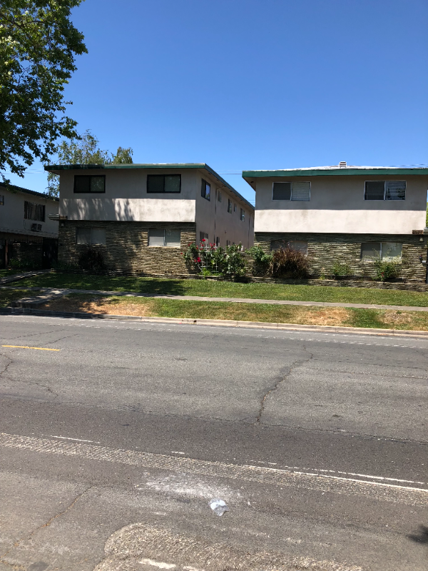 2253 2nd Ave - Photo 4 of 15