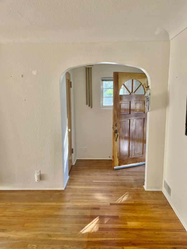 315 S 9th St - Photo 2 of 23