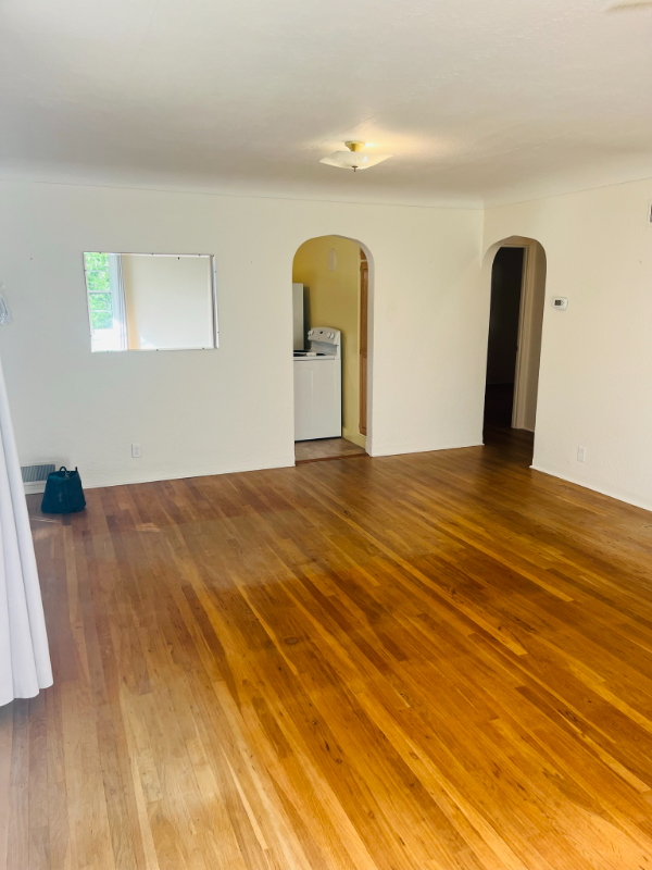 315 S 9th St - Photo 3 of 23