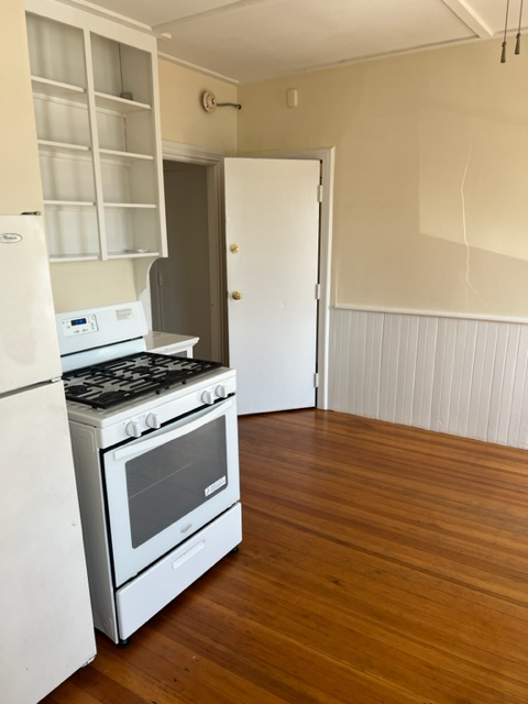 241 Wickenden St #2R - Photo 5 of 8