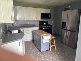 featured image of 413 Stephenson St #B