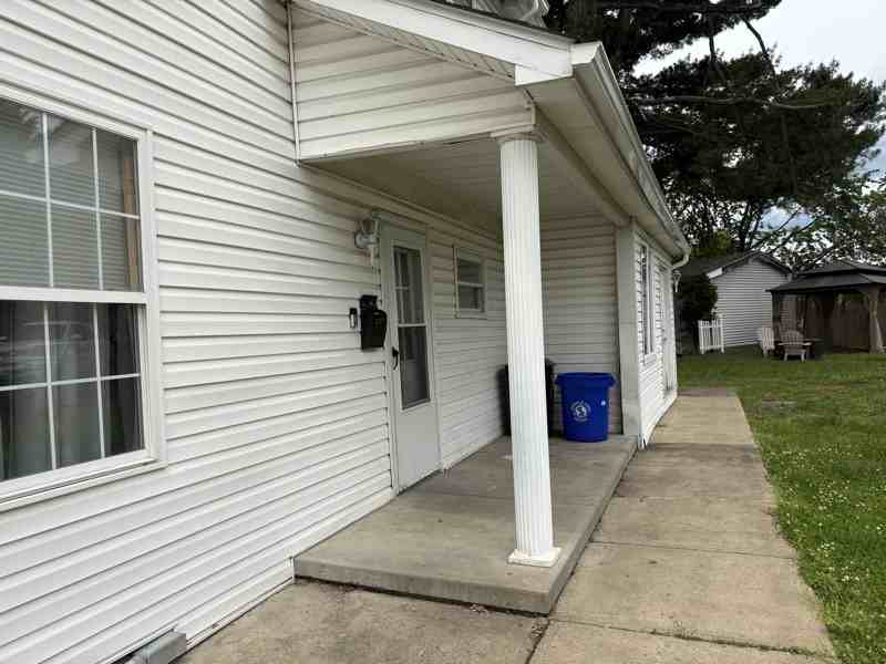 413 Stephenson St #B - Photo 4 of 13