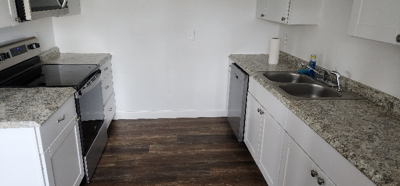 240 Kraft Ave #B - Photo 5 of 24