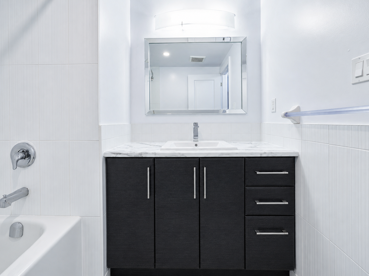 735 Lasalle Boulevard - Photo 6 of 34