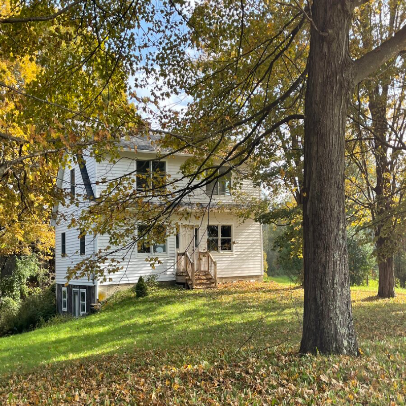 91 Maple Tree Ln - Photo 3 of 12