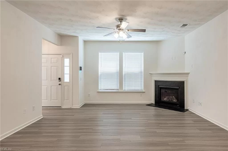 2166 Humphreys Dr - Photo 4 of 20