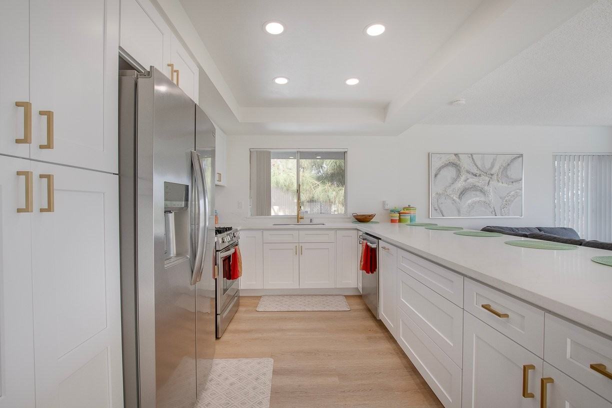 8143 La Jolla Scenic Dr N - Photo 6 of 23