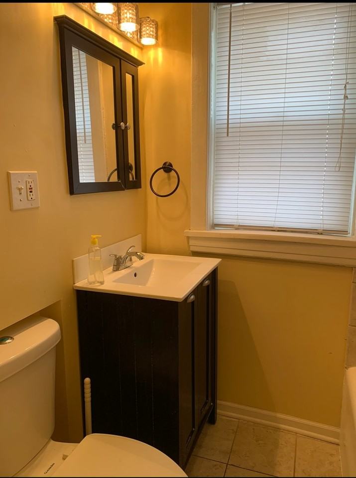 1152 Lyman Ave #1R - Photo 3 of 16