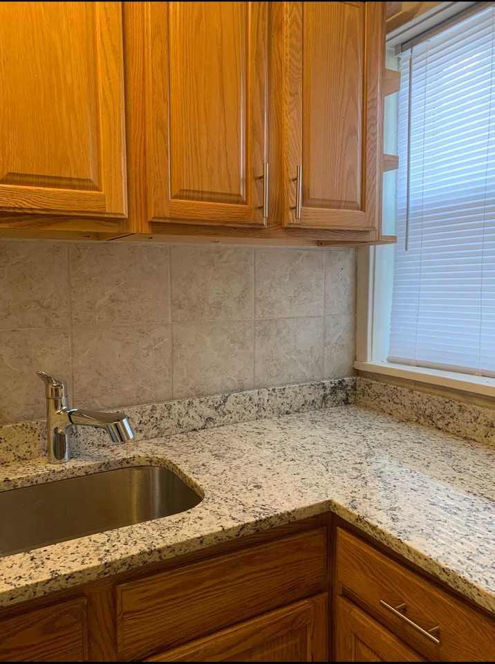 1152 Lyman Ave #1R - Photo 6 of 16