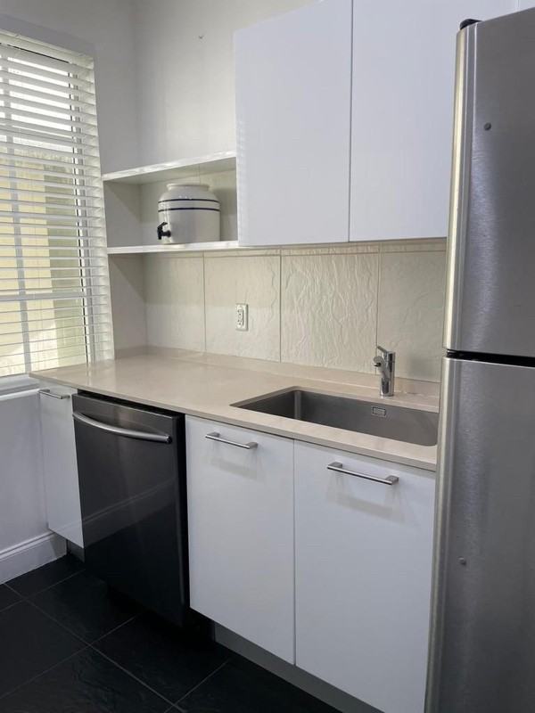 1500 Meridian Ave - Photo 4 of 17